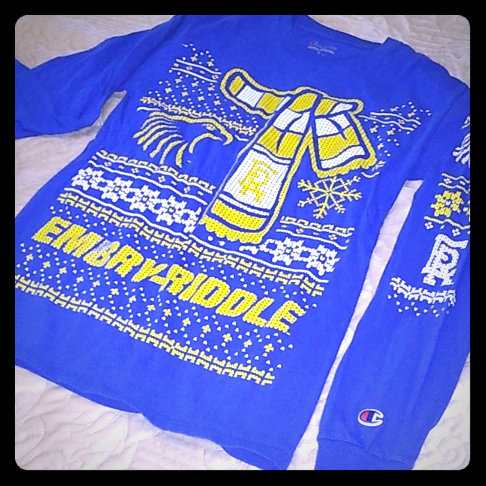 3/$20🌠 ✈️Embry-Riddle long sleeved  X-mas tee 🦅